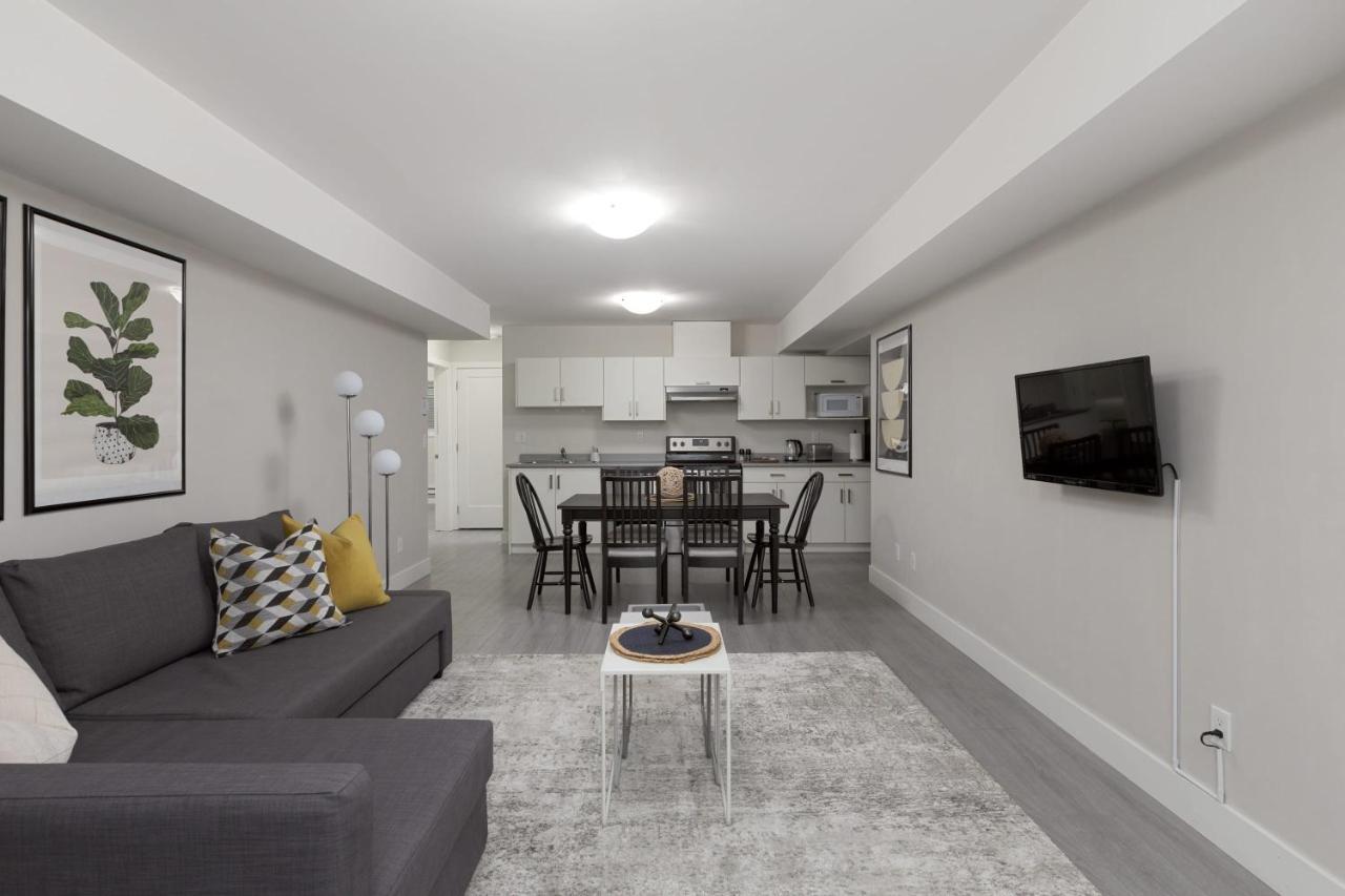 Tastefully Furnished And Newly Updated 2 Bd Central Lynn Valley North Vancouver Villa Eksteriør bilde