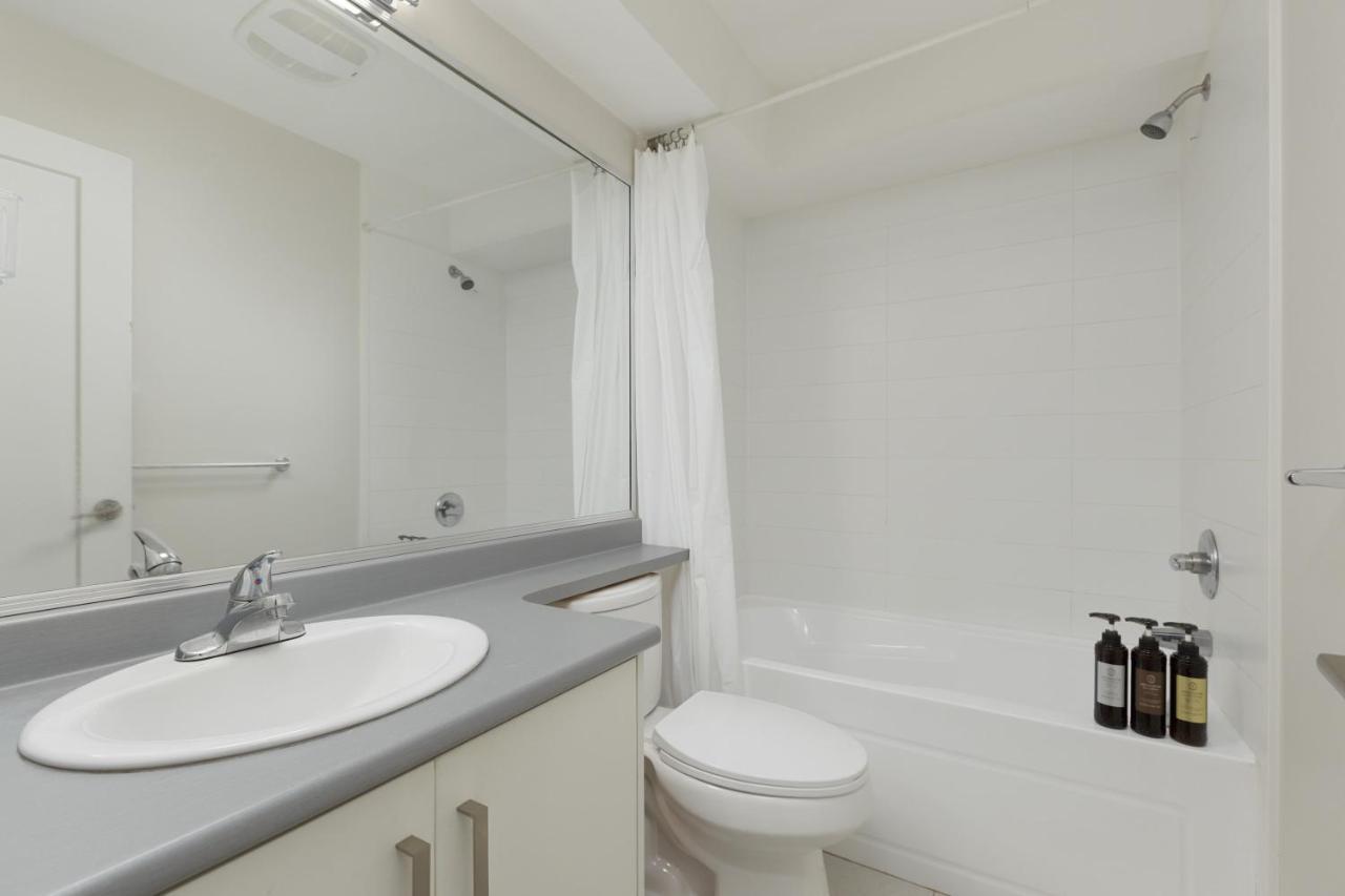 Tastefully Furnished And Newly Updated 2 Bd Central Lynn Valley North Vancouver Villa Eksteriør bilde