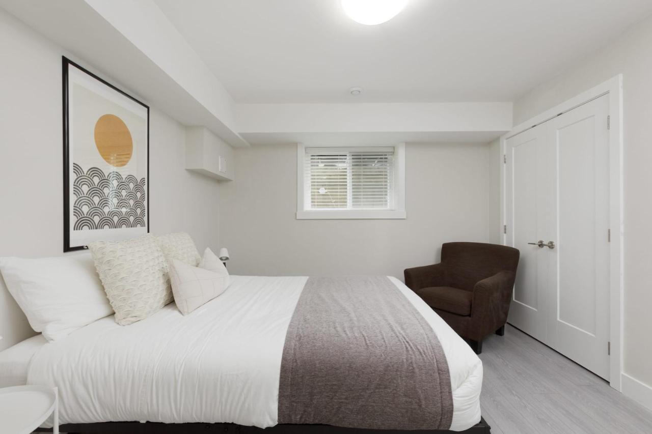Tastefully Furnished And Newly Updated 2 Bd Central Lynn Valley North Vancouver Villa Eksteriør bilde