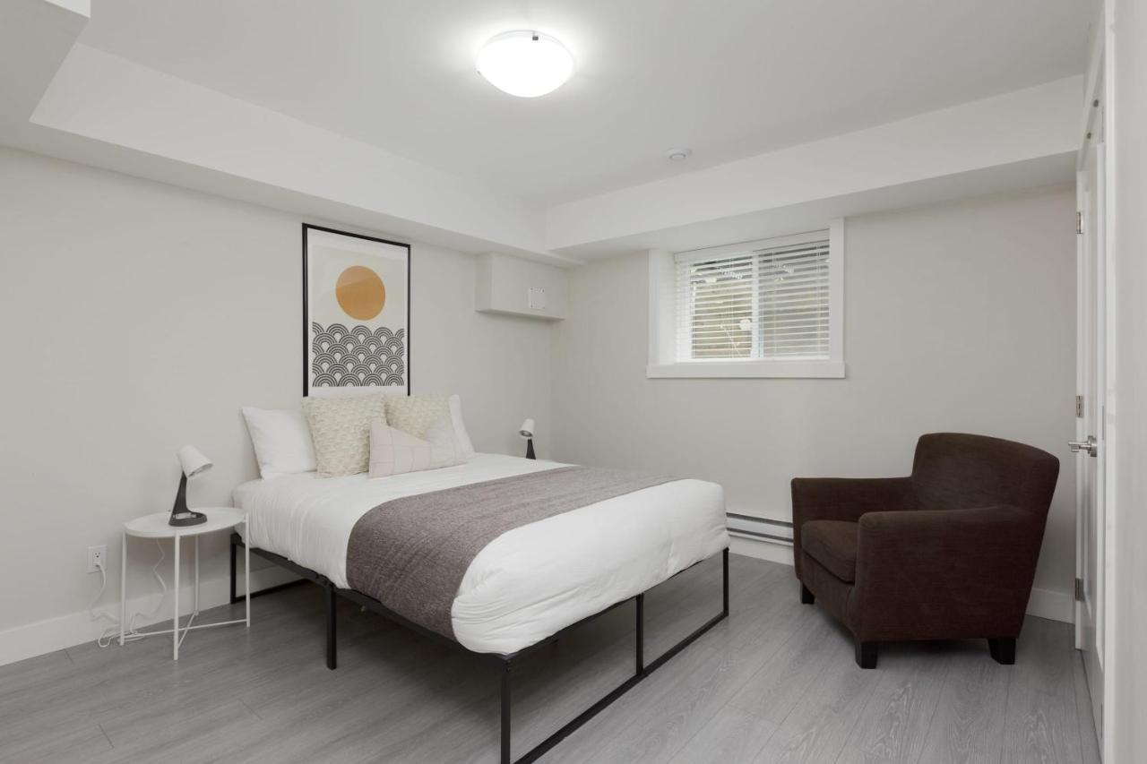 Tastefully Furnished And Newly Updated 2 Bd Central Lynn Valley North Vancouver Villa Eksteriør bilde